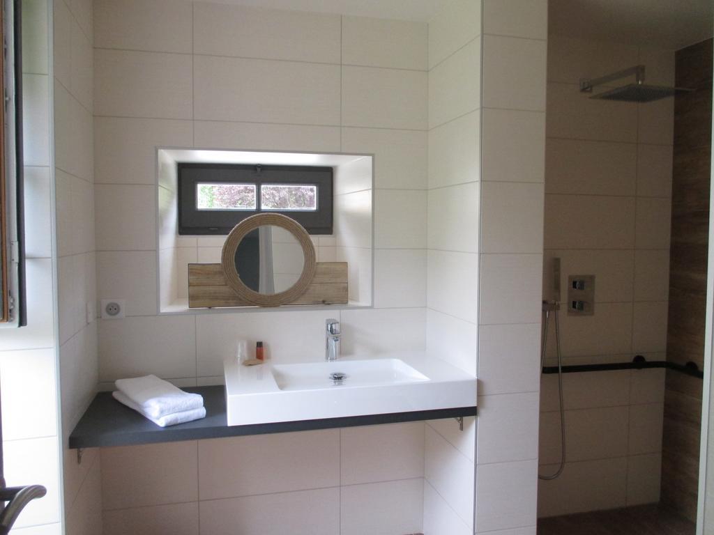 Hotel Le Saint Martin Sablé-sur-Sarthe الغرفة الصورة