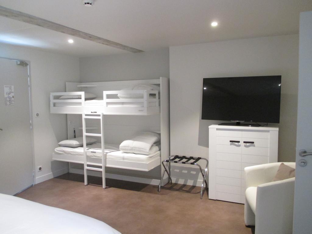 Hotel Le Saint Martin Sablé-sur-Sarthe الغرفة الصورة