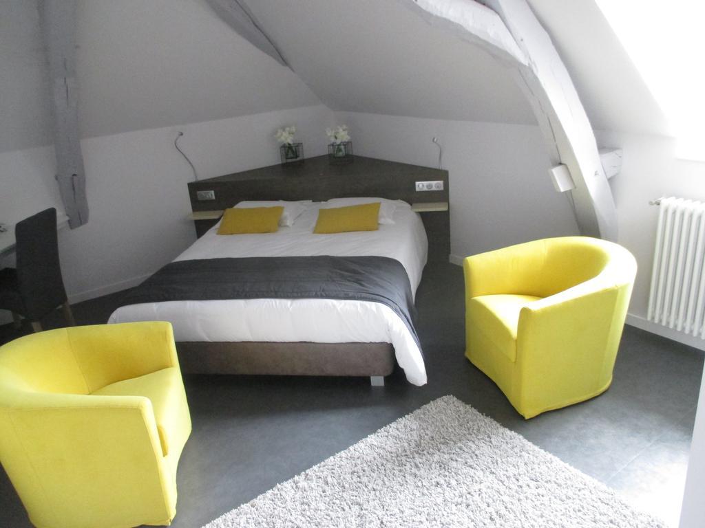 Hotel Le Saint Martin Sablé-sur-Sarthe الغرفة الصورة